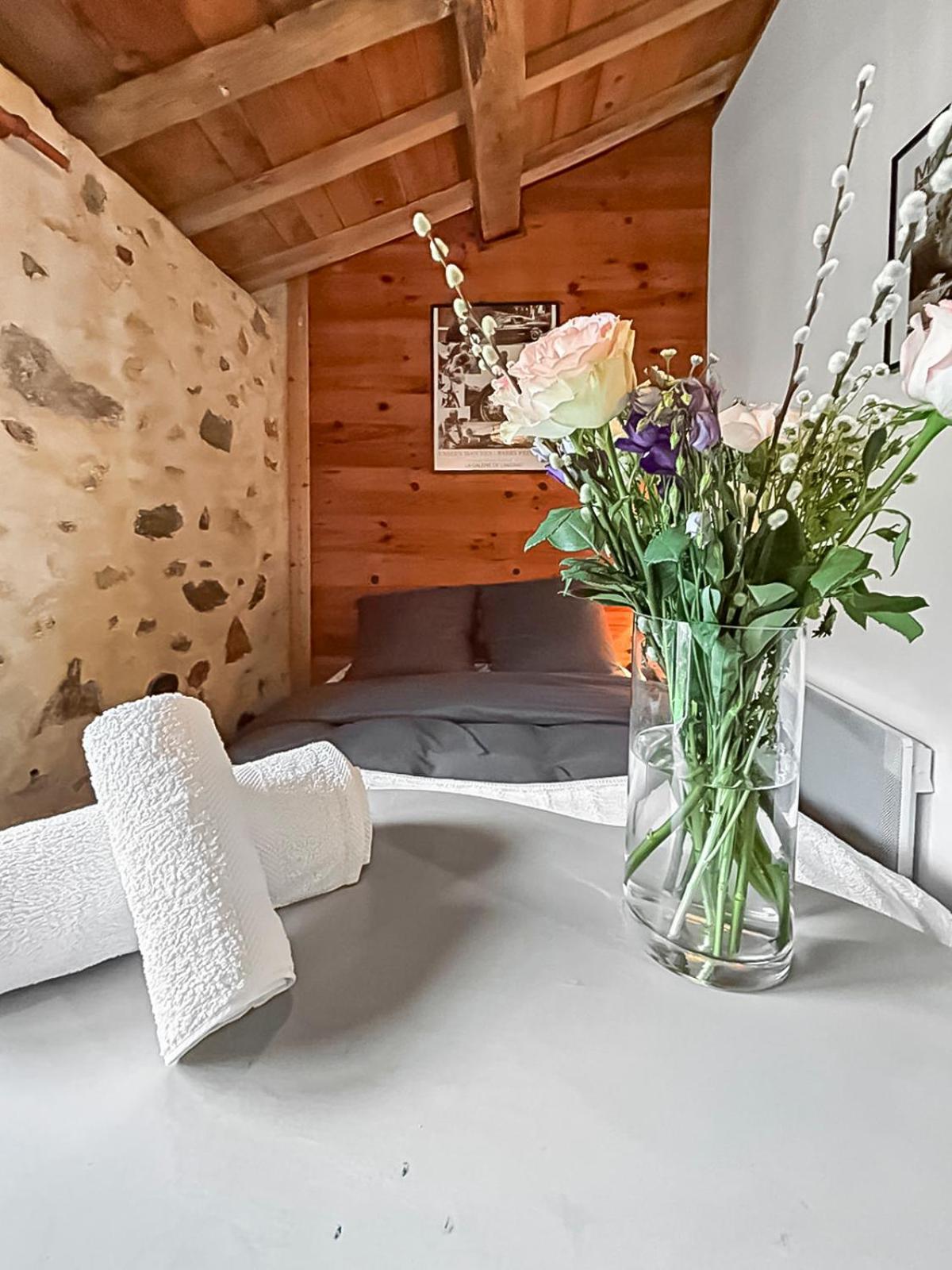 Le Clos Des Ecorcins - Terrasse - Parking Prive Saint-Amand-sur-Sevre Eksteriør bilde