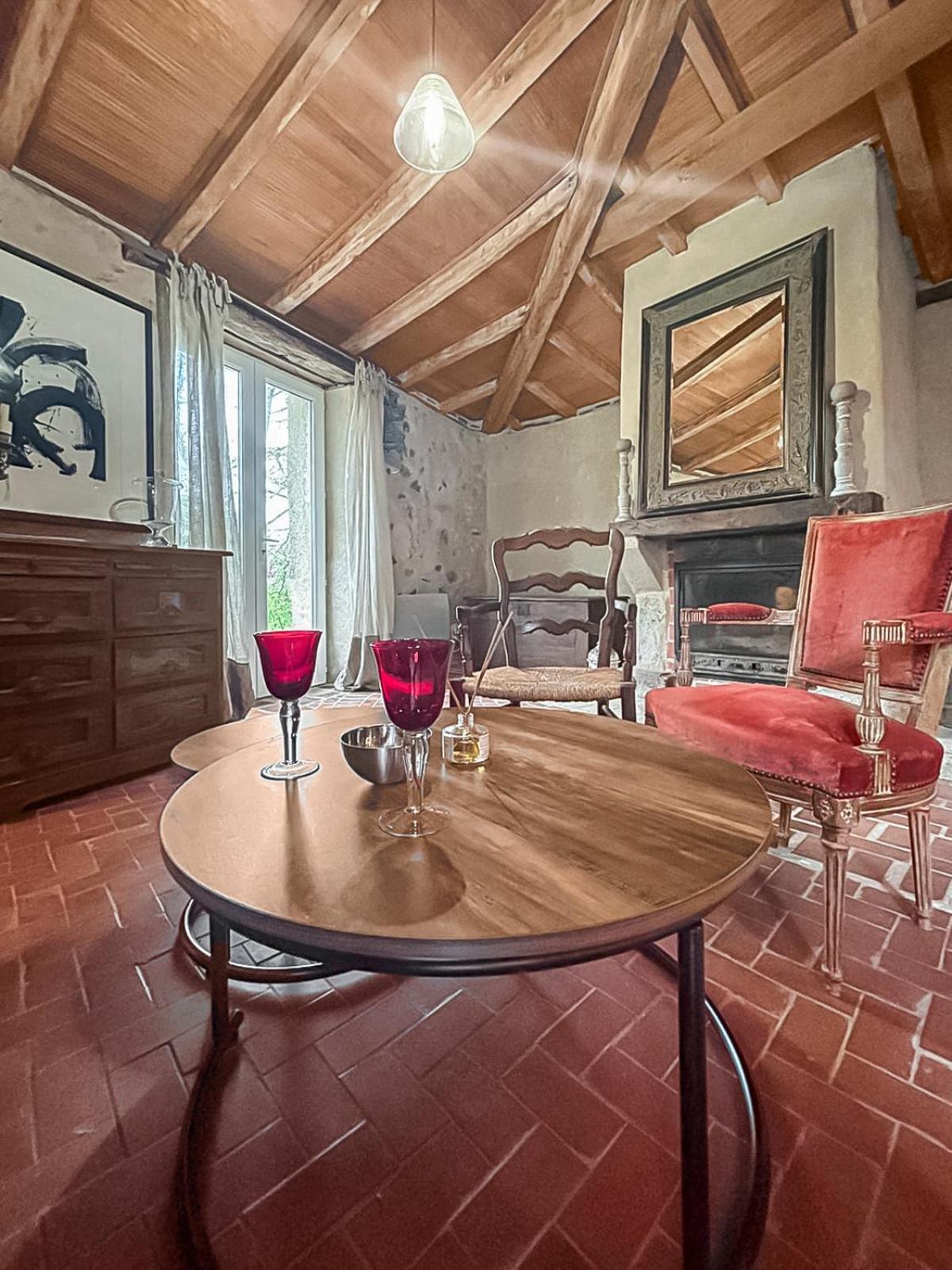 Le Clos Des Ecorcins - Terrasse - Parking Prive Saint-Amand-sur-Sevre Eksteriør bilde