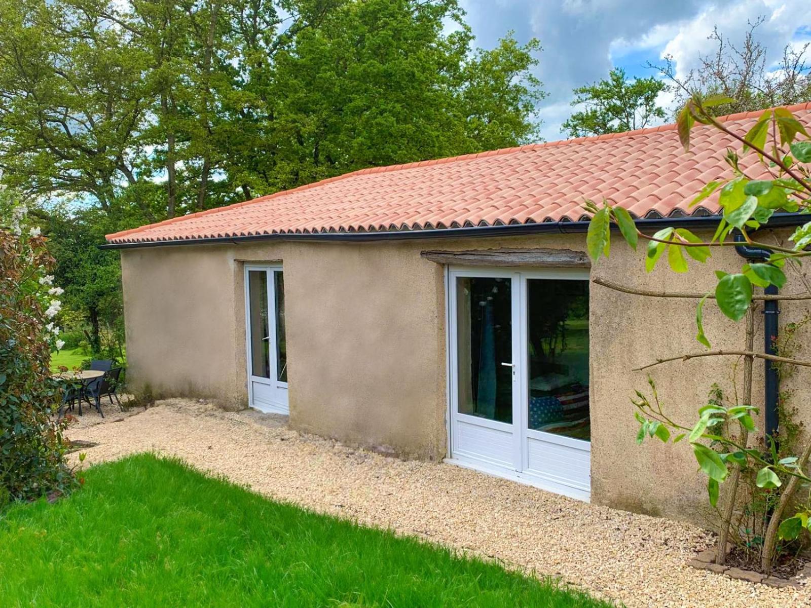 Le Clos Des Ecorcins - Terrasse - Parking Prive Saint-Amand-sur-Sevre Eksteriør bilde