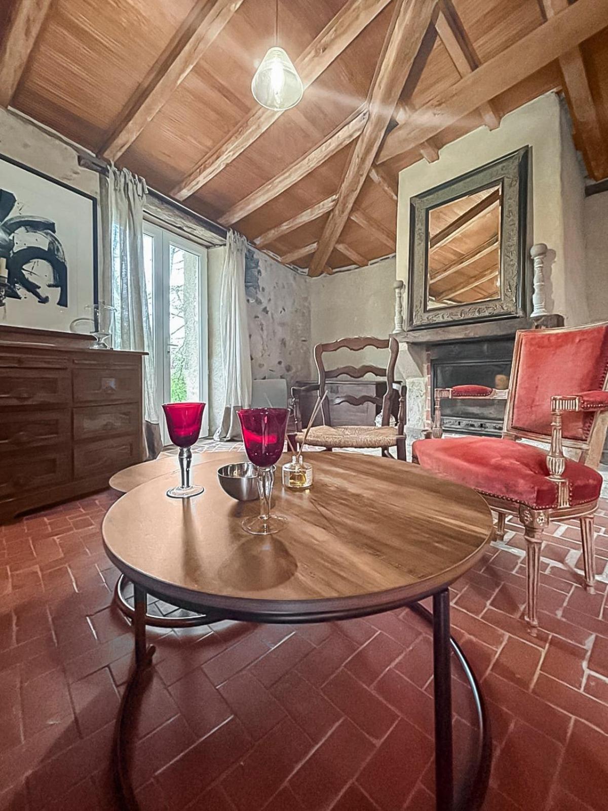 Le Clos Des Ecorcins - Terrasse - Parking Prive Saint-Amand-sur-Sevre Eksteriør bilde